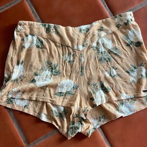 Volcom shorts, women’s floral lightweight shorts size medium